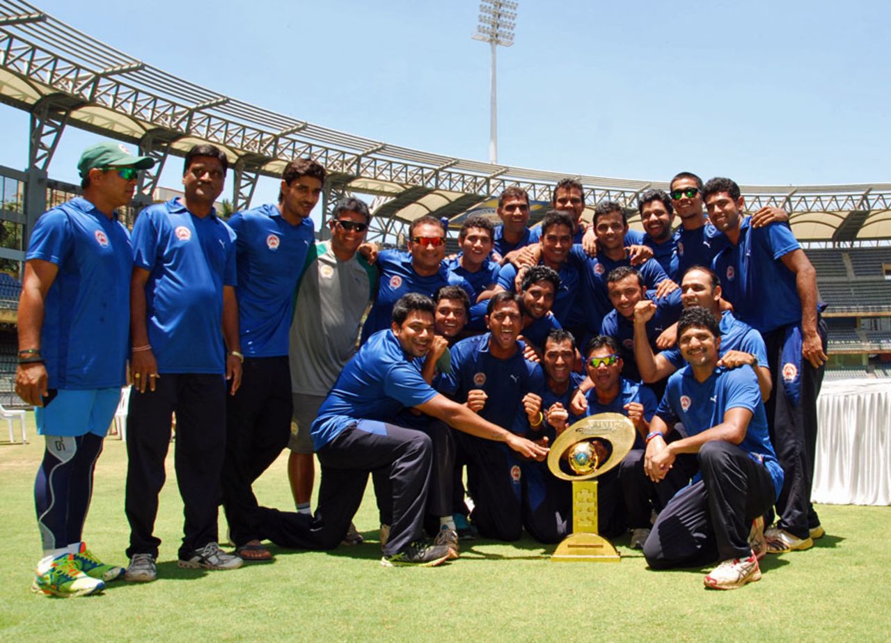 The Baroda team celebrate their Syed Mushtaq Ali Trophy title, Baroda v UP, Syed Mushtaq Ali Trophy, final, Mumbai, April 14, 2014