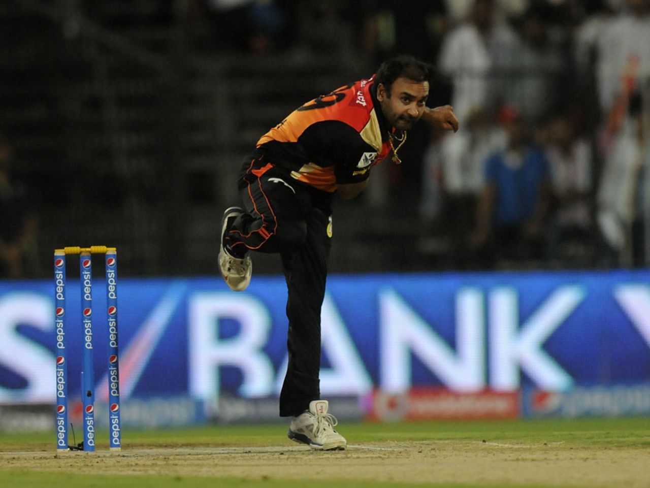 Amit Mishra was expensive in his four overs, Kings XI Punjab v Sunrisers Hyderabad, IPL 2014, Sharjah, April 22, 2014