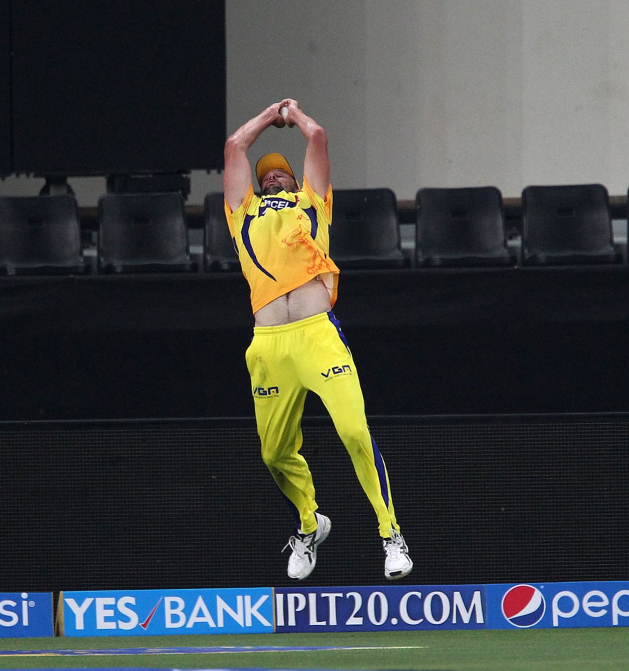 Ben Hilfenhaus leaps to take an overhead catch, Chennai Super Kings v Rajasthan Royals, IPL 2014, Dubai, April 23, 2014