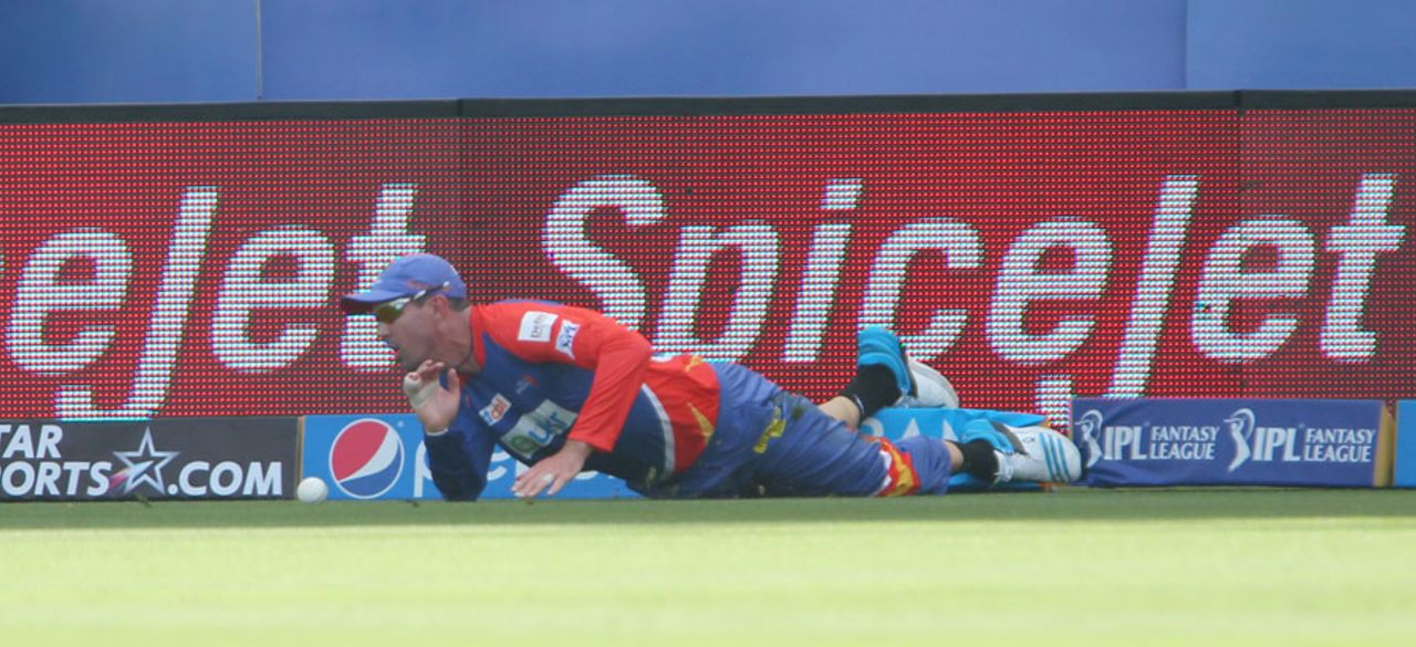 Kevin Pietersen dives in vain to stop a four, Sunrisers Hyderabad v Delhi Daredevils, IPL 2014, Dubai, April 25, 2014