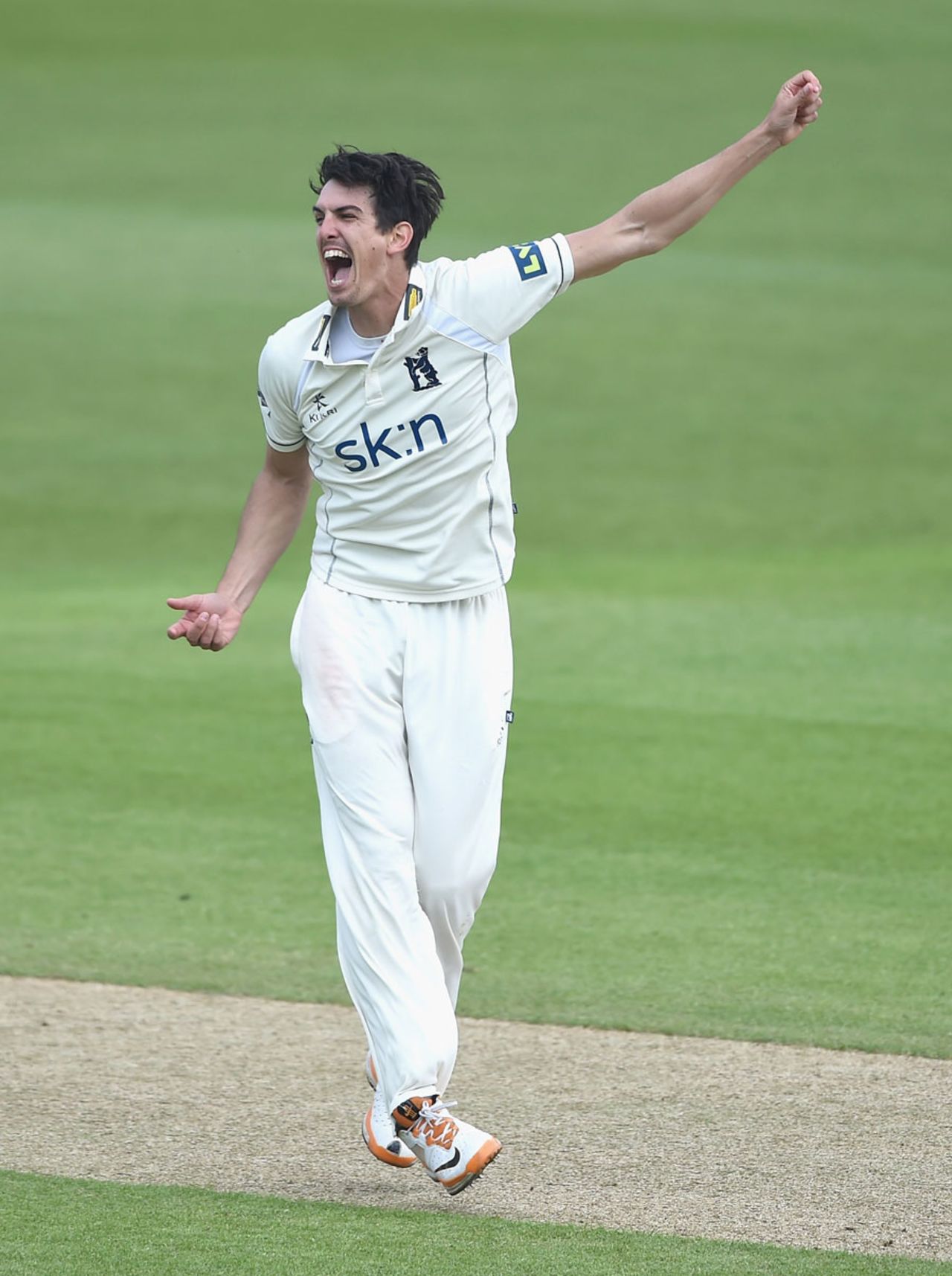 Chris Wright's 4 for 70 gave him seven wickets in the match, Nottinghamshire v Warwickshire, County Championship, Trent Bridge, 3rd day, April 29, 2014