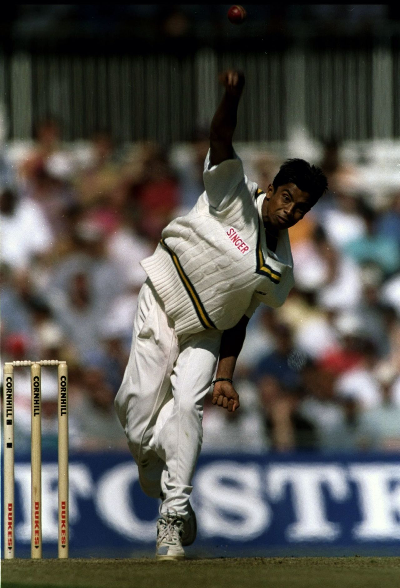 Suresh Perera bowls, England v Sri Lanka, Only Test, The Oval, 1st day, August 27, 1998