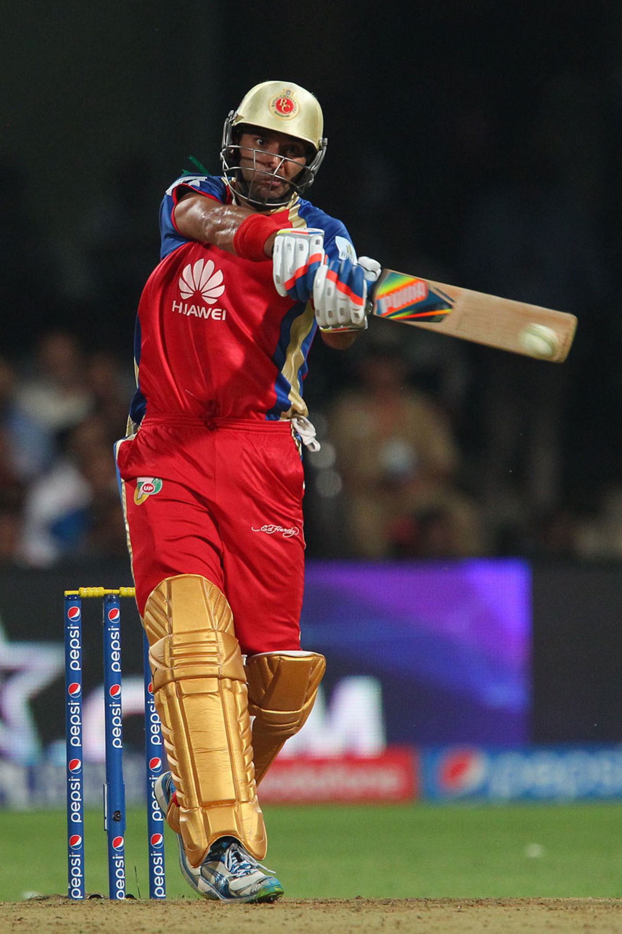 Yuvraj Singh pulls during his 38-ball 83, Royal Challengers Bangalore v Rajasthan Royals, IPL 2014, Bangalore, May 11, 2014