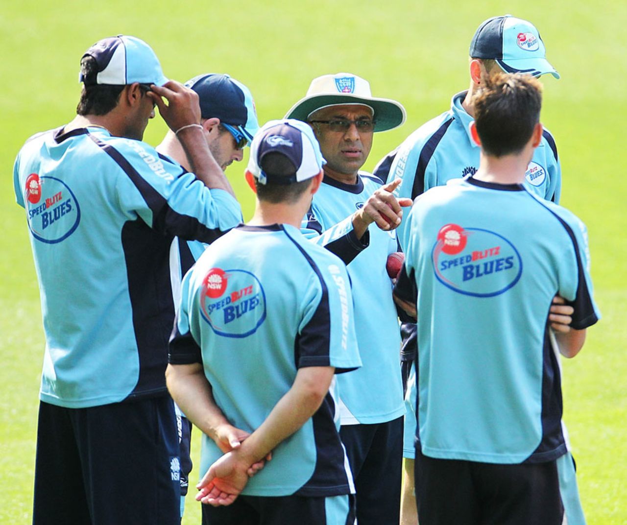 Chandika Hathurusingha talks to players before a Sheffield Shield game, Melbourne, March 9, 2013