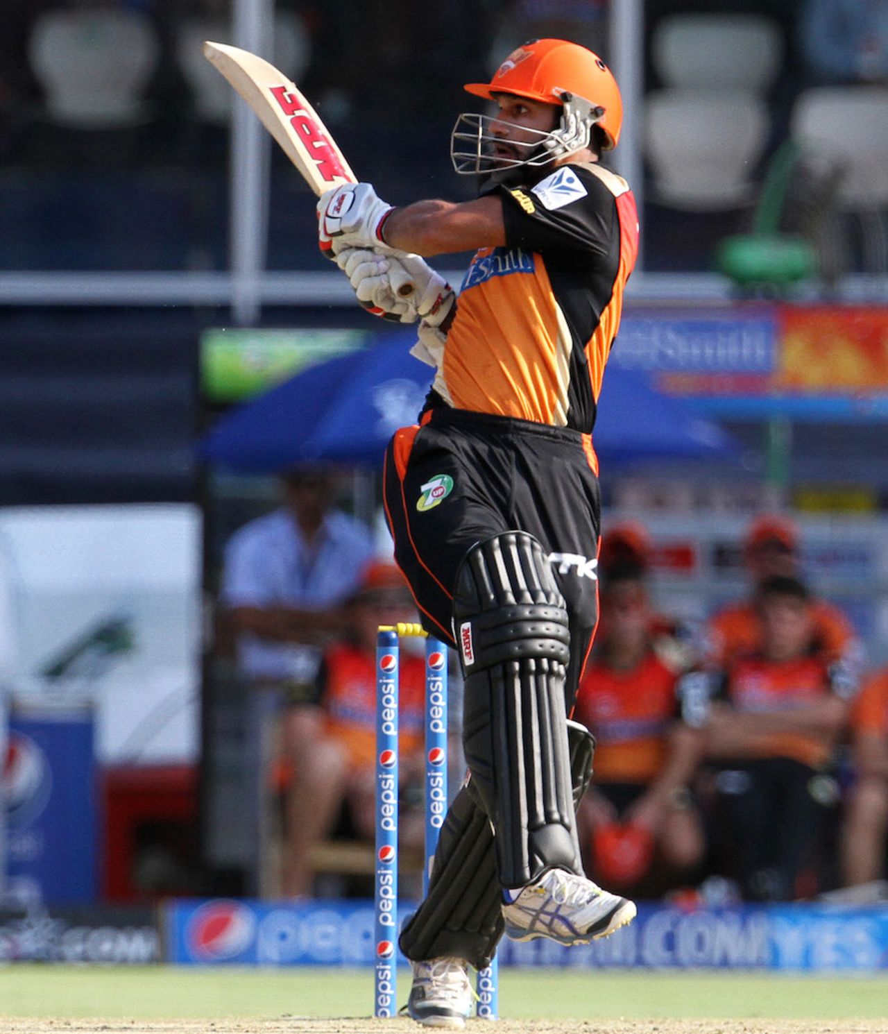 Shikhar Dhawan plays a pull shot, Sunrisers Hyderabad v Kings XI Punjab, IPL 2014, Hyderabad, May 14, 2014
