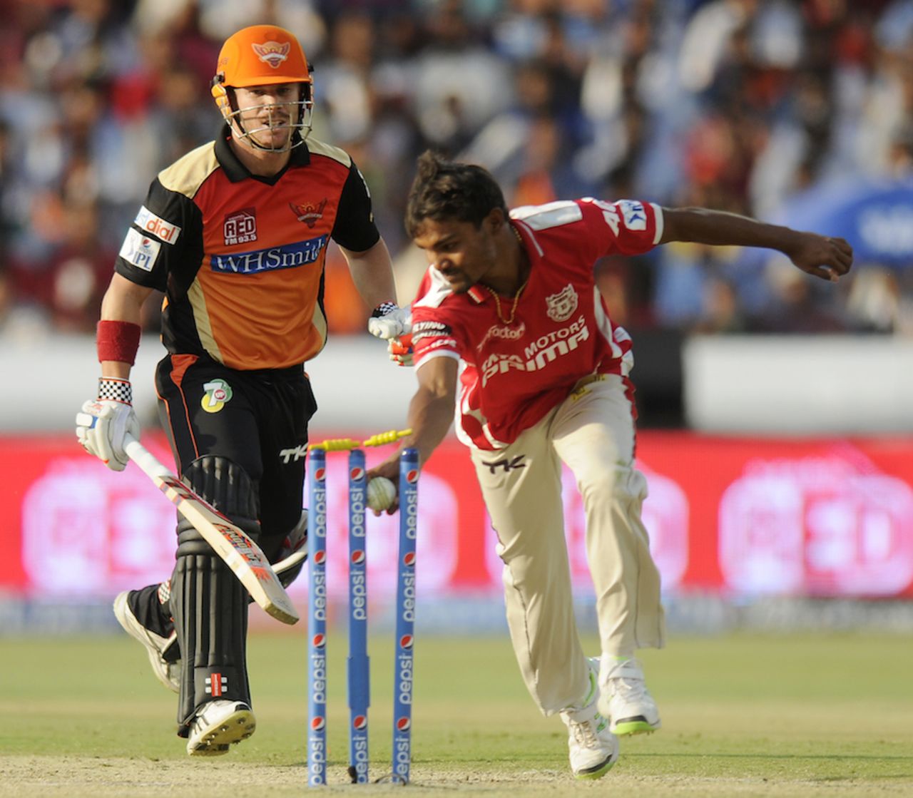 David Warner was stranded in the middle and was run out, Sunrisers Hyderabad v Kings XI Punjab, IPL 2014, Hyderabad, May 14, 2014
