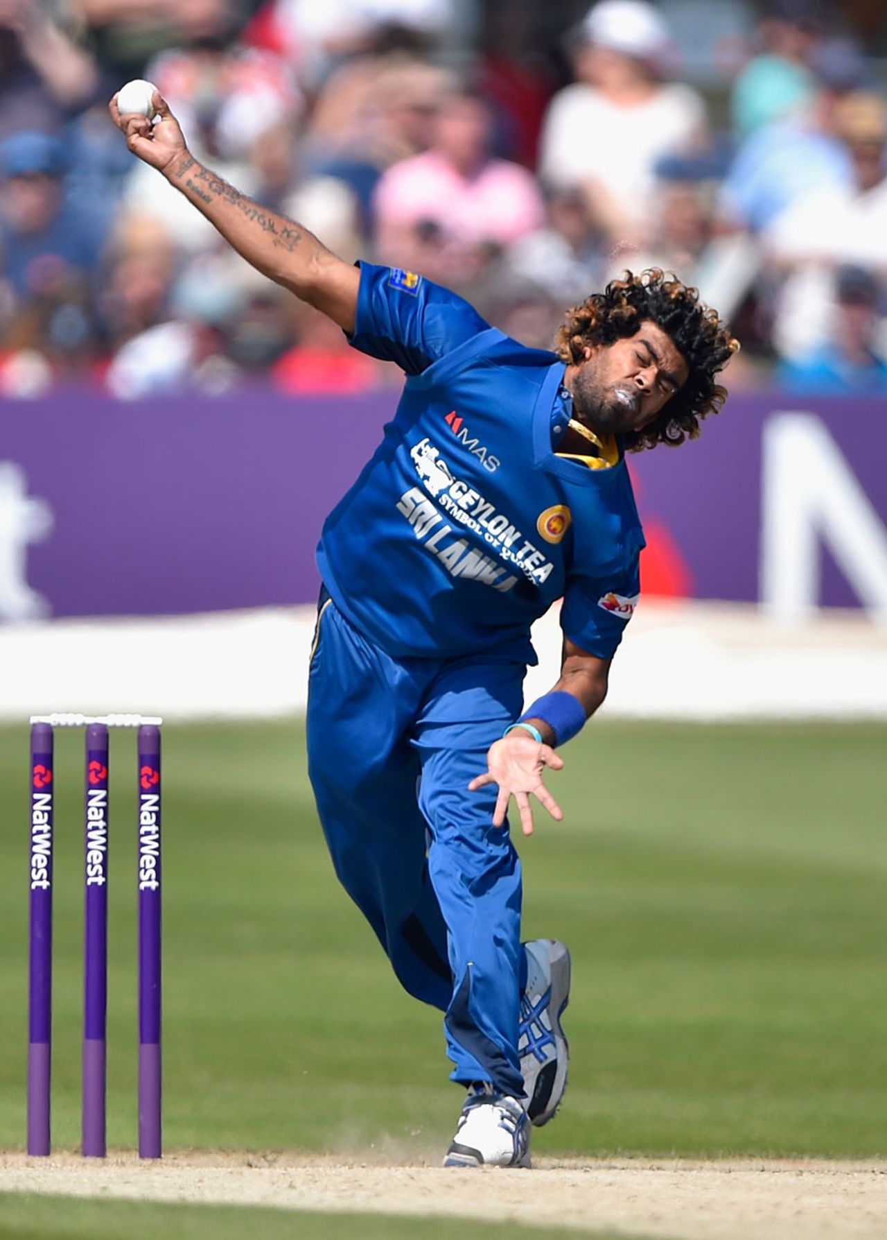 Lasith Malinga unleashes against Sussex, Sussex v Sri Lankans, Tour match, Hove, May 18, 2014
