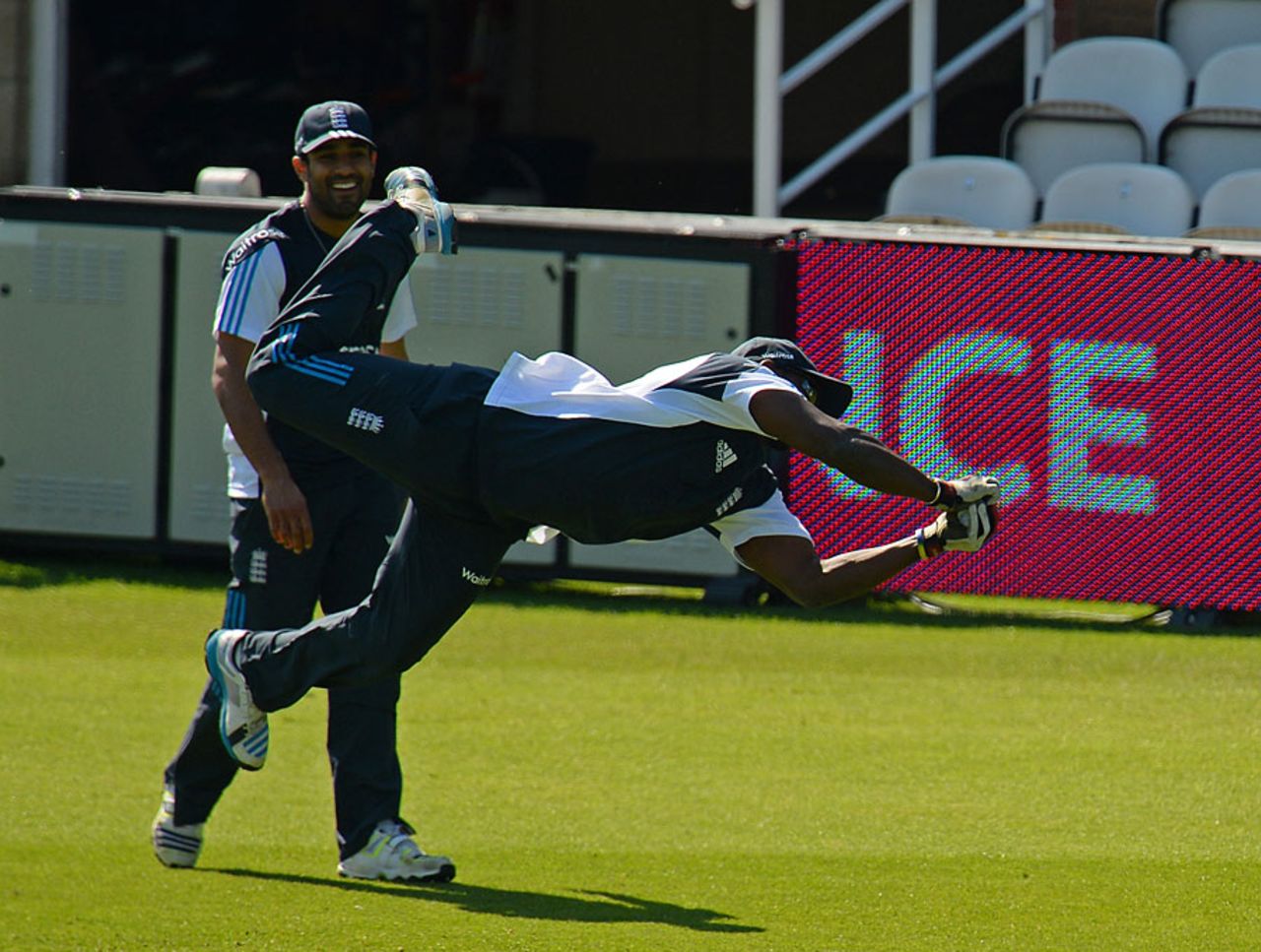 Michael Carberry dives for a catch, The Oval, May 19, 2014
