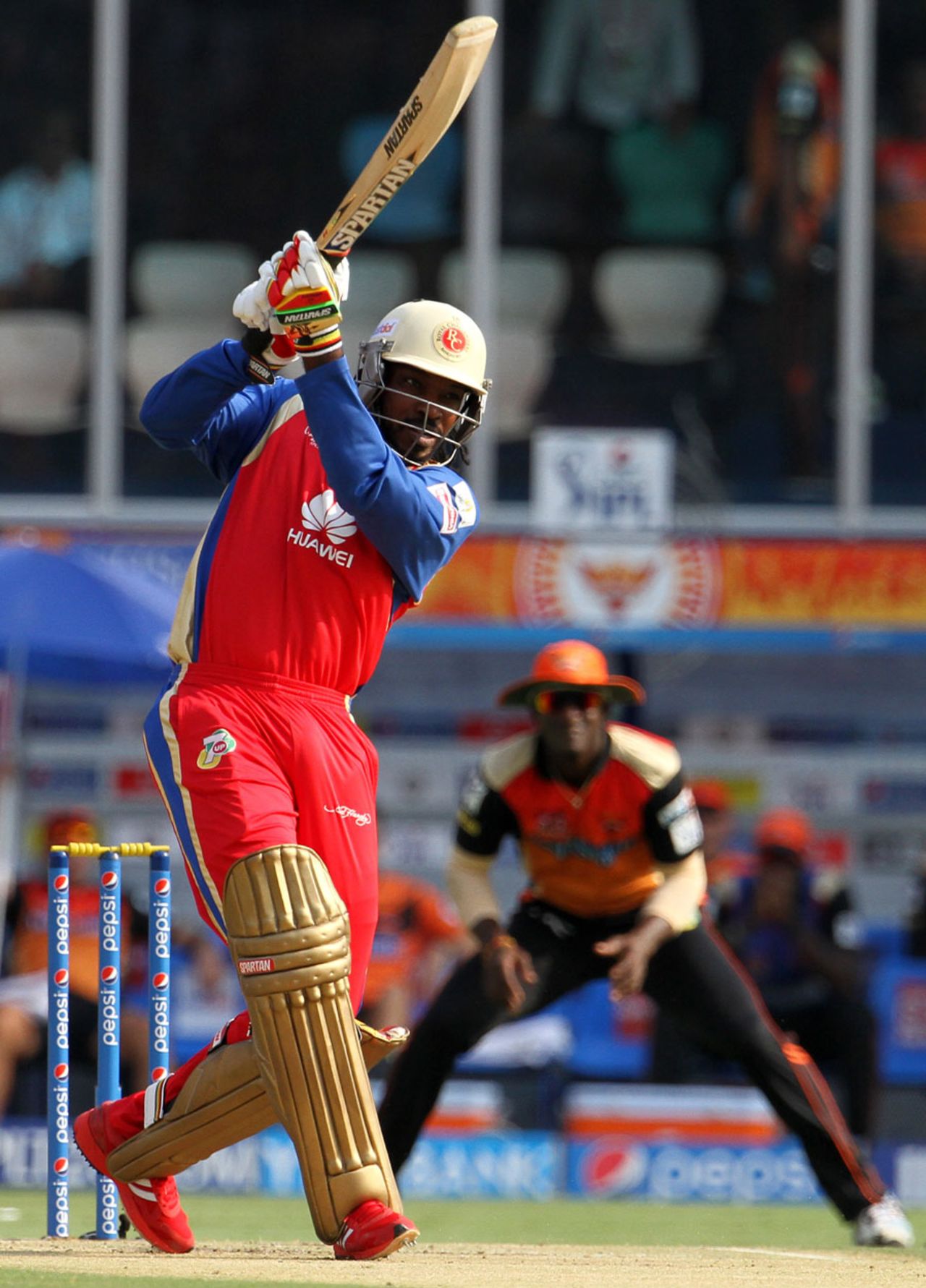 Chris Gayle struggled in his 20-ball 14, Sunrisers Hyderabad v Royal Challengers Bangalore, IPL 2014, Hyderabad, May 20, 2014