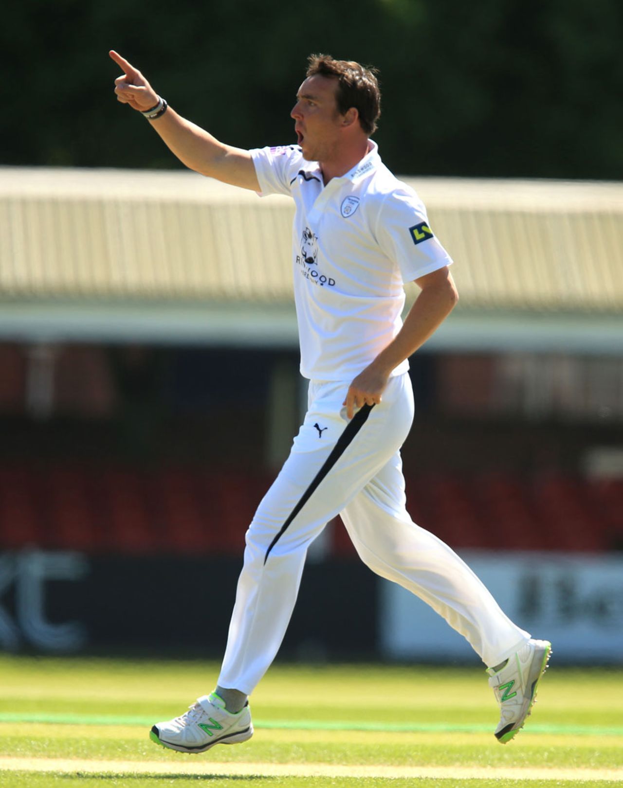 Kyle Abbott helped skittle Leicestershire, Leicestershire v Hampshire, County Championship Division T20, Grace Road, 4th day, May 21, 2014