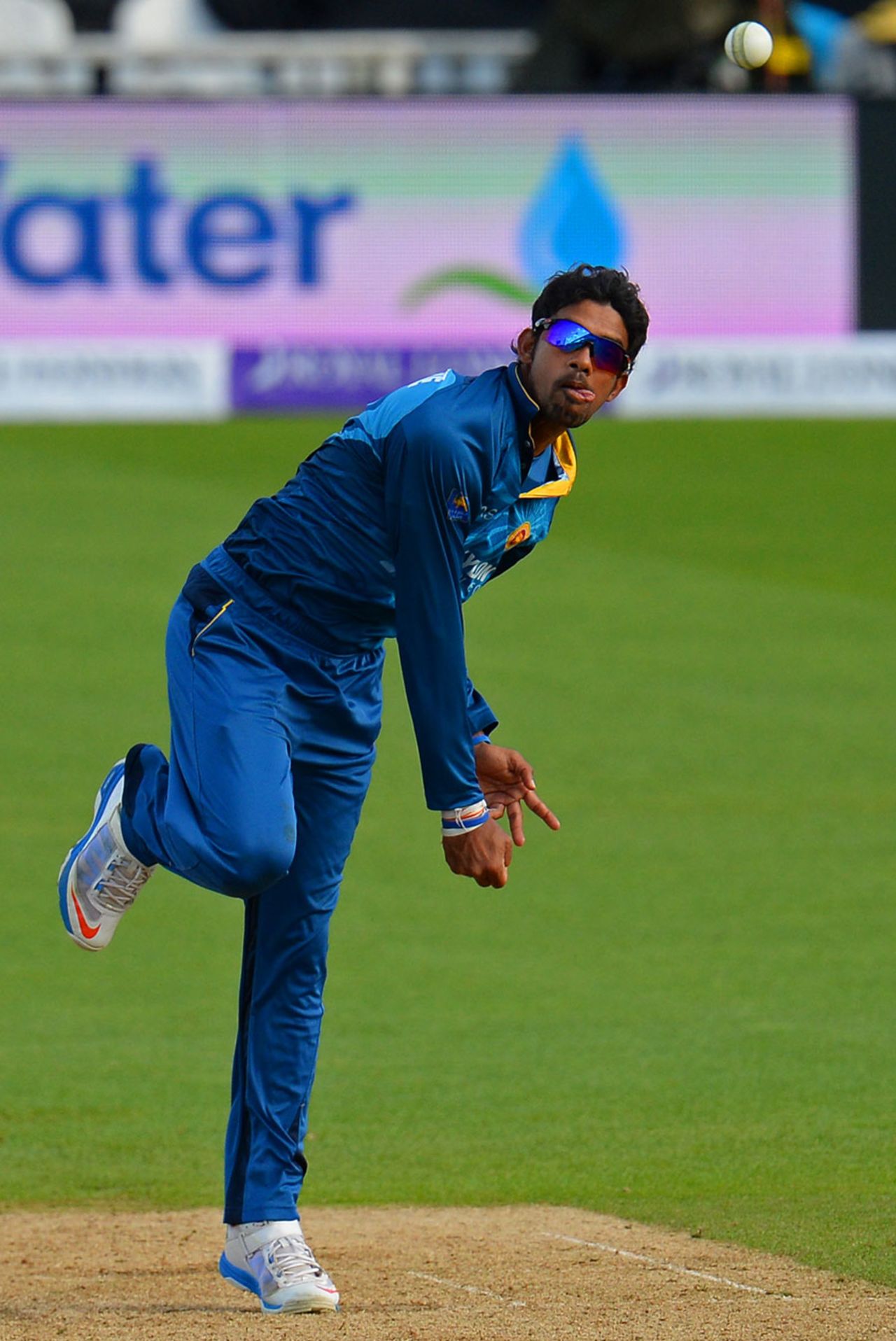Sachithra Senanayake took 3 for 30 in eight excellent overs, England v Sri Lanka, 1st ODI, The Oval, May 22, 2014