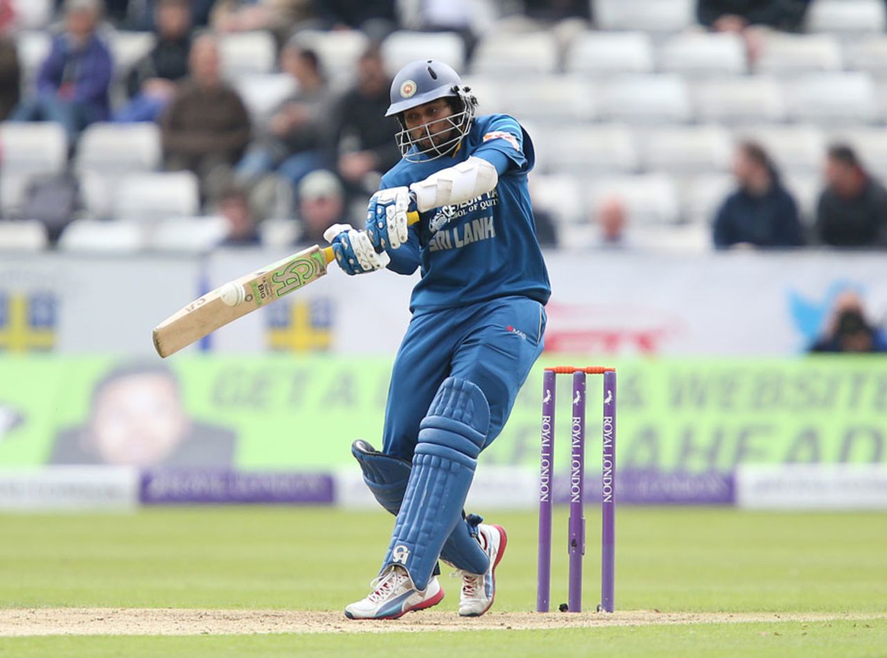 Tillakaratne Dilshan had to rein in his attacking instincts, England v Sri Lanka, 2nd ODI, Chester-le-Street, May 25, 2014