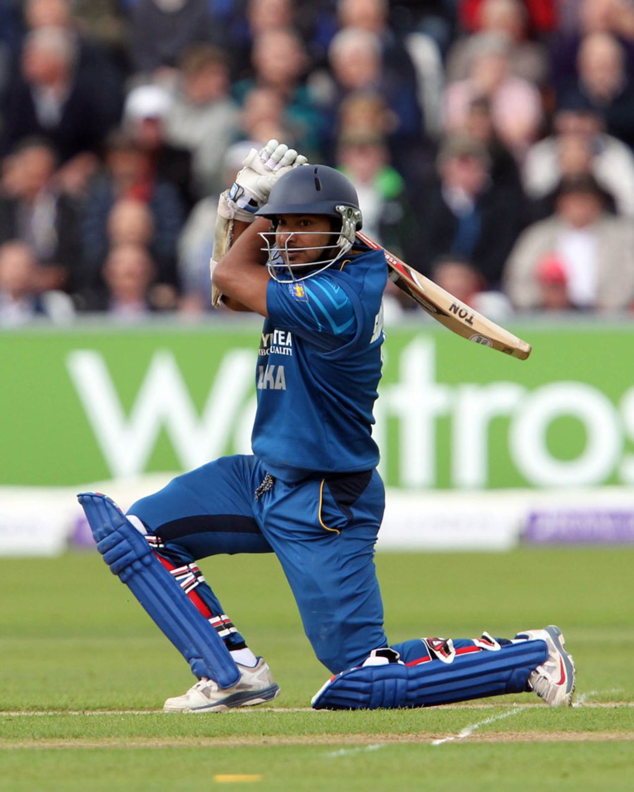 Kumar Sangakkara played steadily for 40, England v Sri Lanka, 2nd ODI, Chester-le-Street, May 25, 2014