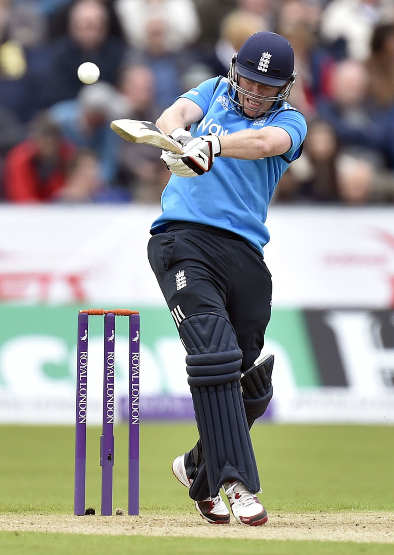 Eoin Morgan was the only England batsman to get going, England v Sri Lanka, 2nd ODI, Chester-le-Street, May 25, 2014