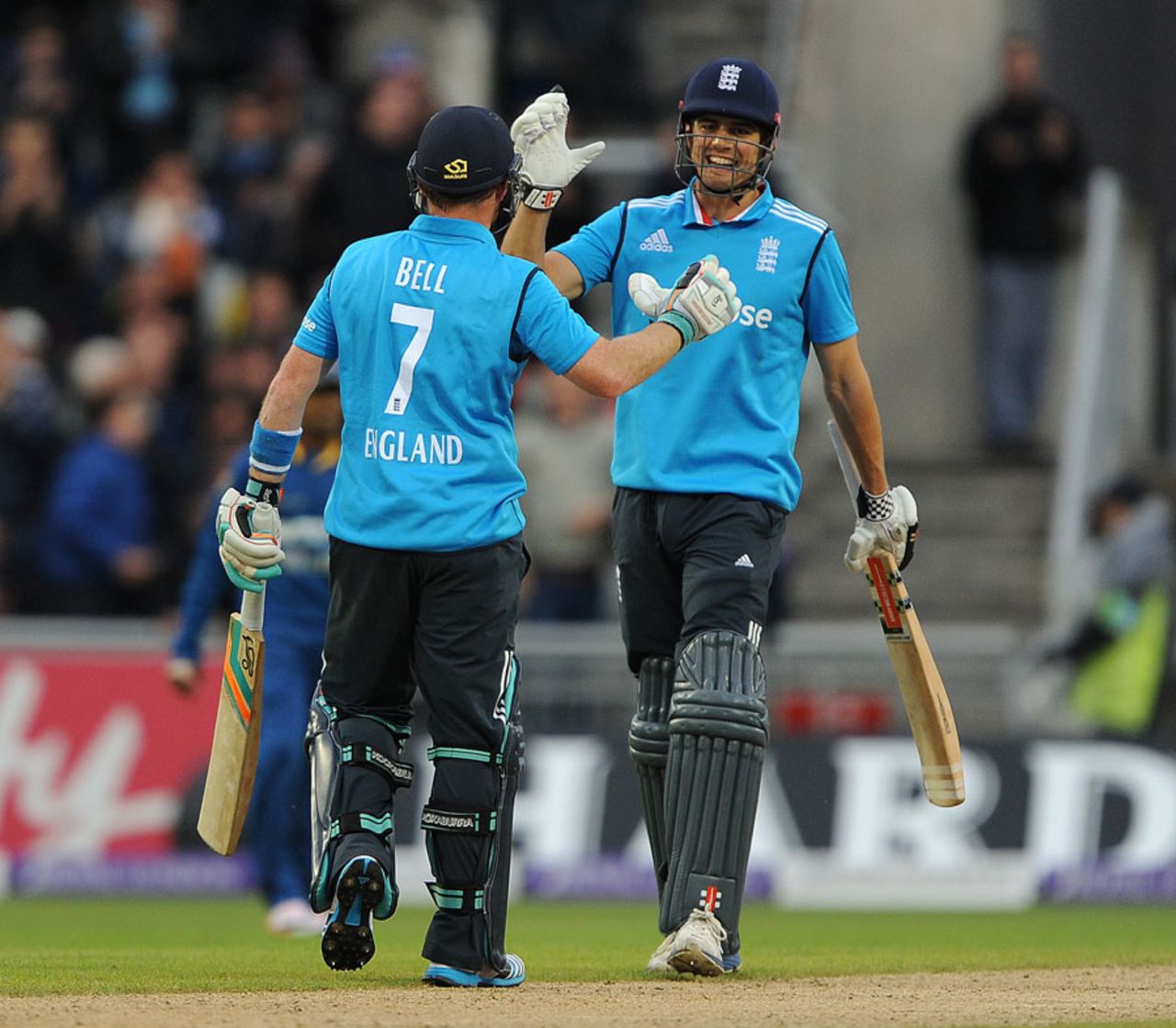 Ian Bell and Alastair Cook saw England to victory in 12.1 overs, England v Sri Lanka, 3rd ODI, Old Trafford, May 28, 2014