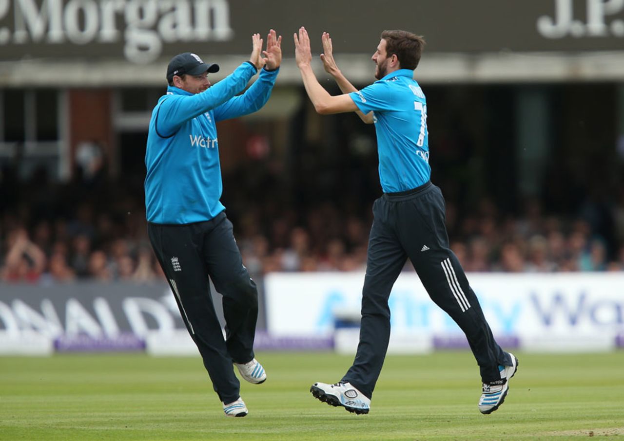 Harry Gurney gets a high five from Ian Bell, England v Sri Lanka, 4th ODI, Lord's, May 31, 2014