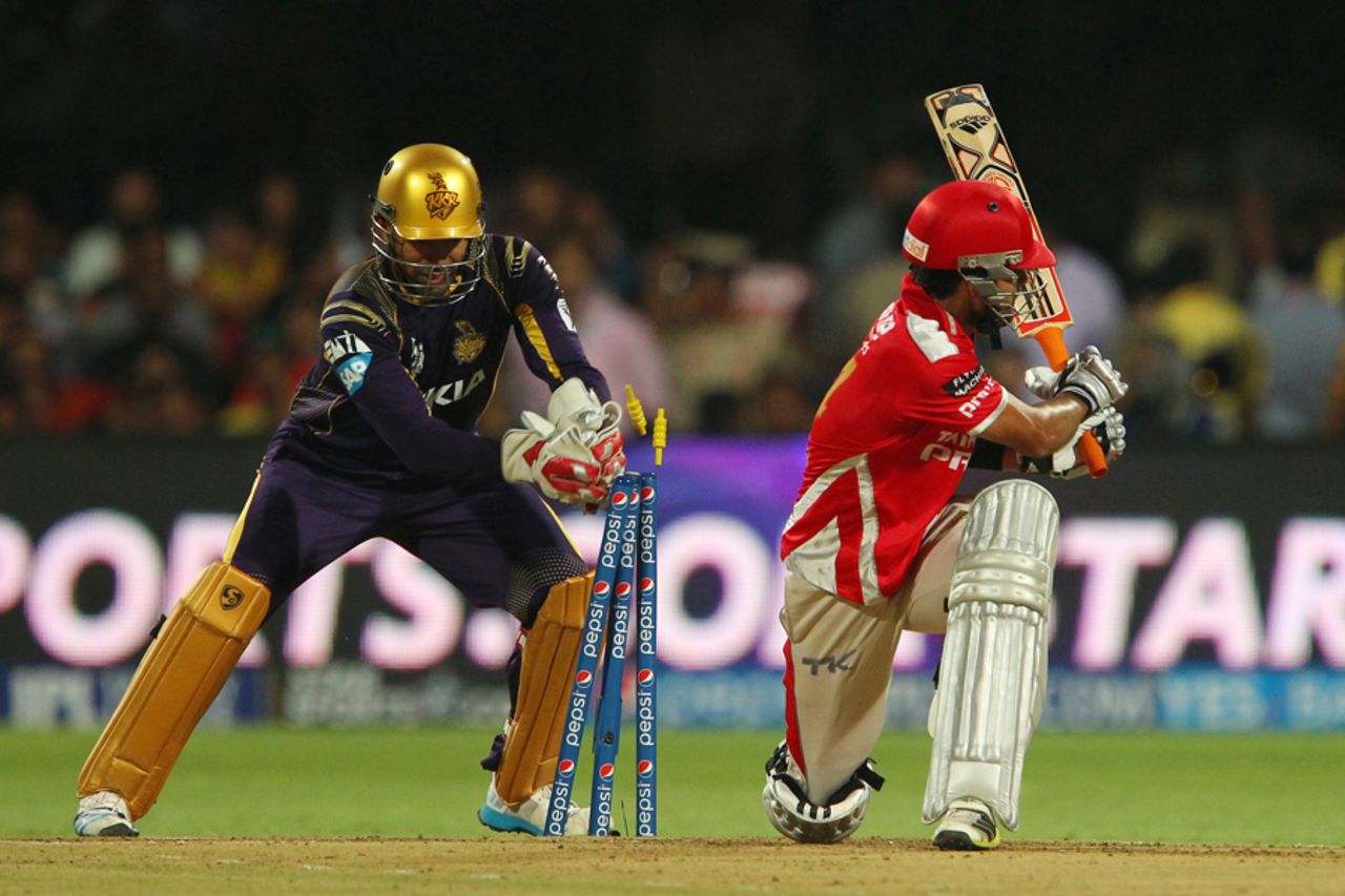 Robin Uthappa stumped Manan Vohra, but it was a no-ball as he had collected in front of the stumps, Kolkata Knight Riders v Kings XI Punjab, IPL 2014, final, June 1, 2014