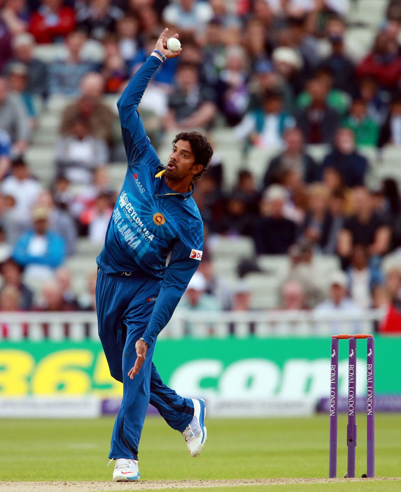 Sachithra Senanayake carried on regardless having been reported for throwing at Lord's, England v Sri Lanka, 5th ODI, Edgbaston, June 3, 2014