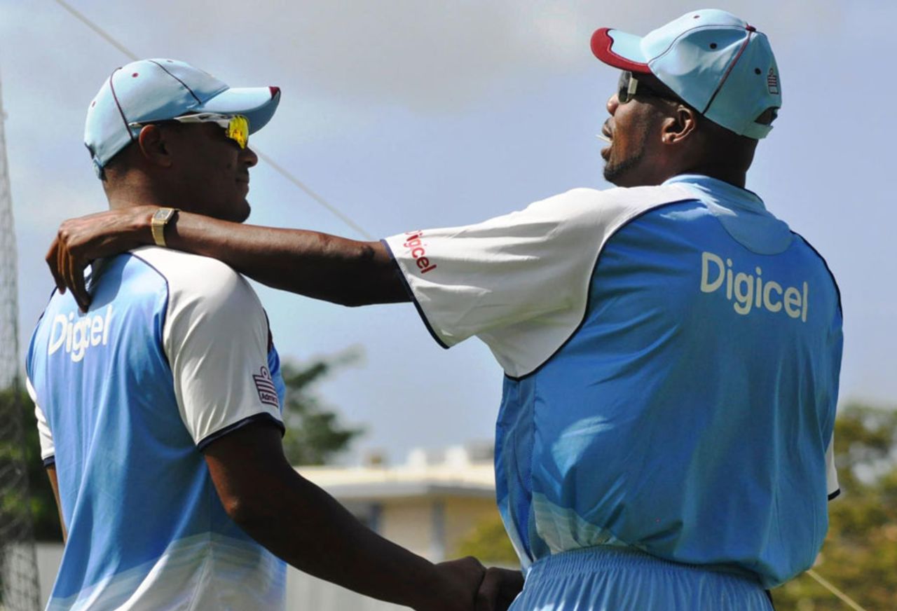 Curtly Ambrose engages in conversation with Shannon Gabriel, Barbados, May 26, 2014