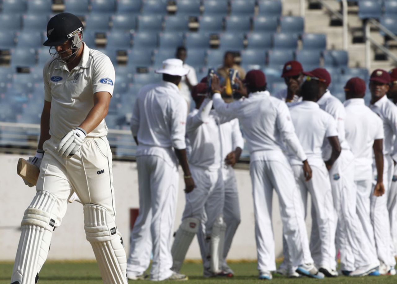 Peter Fulton was out for a duck, West Indies v New Zealand, 1st Test, Kingston, 3rd day, June 10, 2014