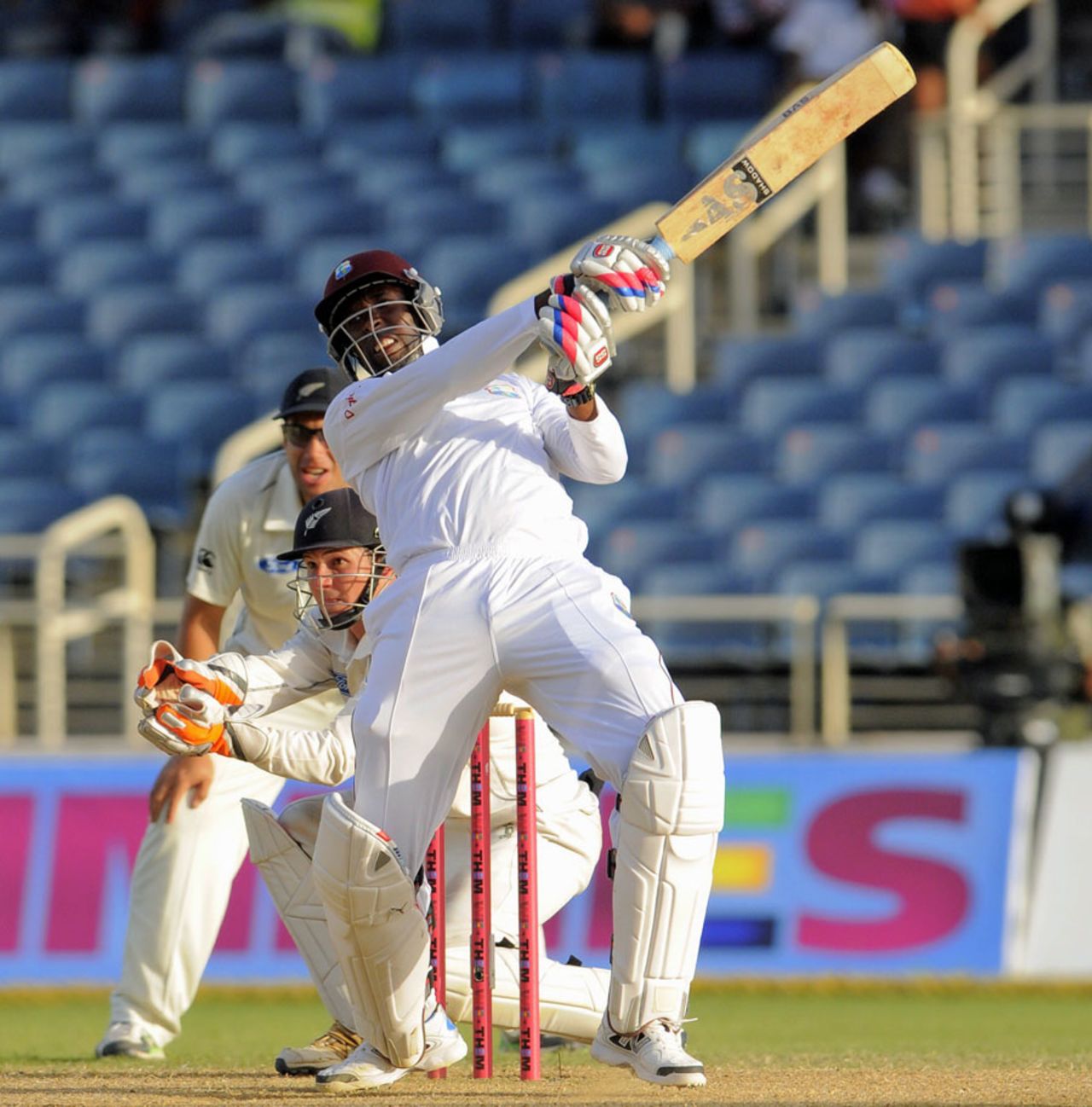 Shane Shillingford slammed the second-fastest Test fifty, West Indies v New Zealand, 1st Test, Jamaica, 4th day, June 11, 2014