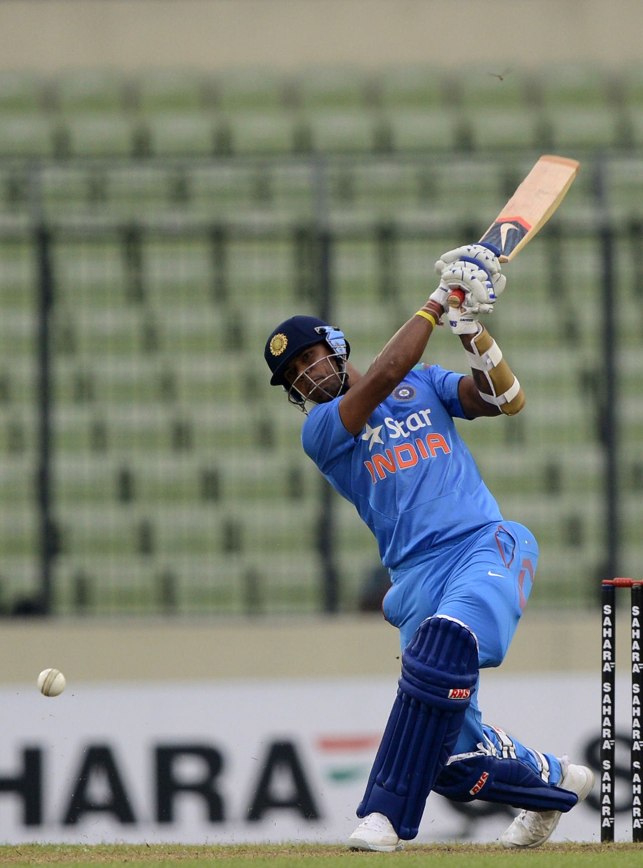 No. 11 Umesh Yadav hits out, Bangladesh v India, 2nd ODI, Mirpur, June 17, 2014