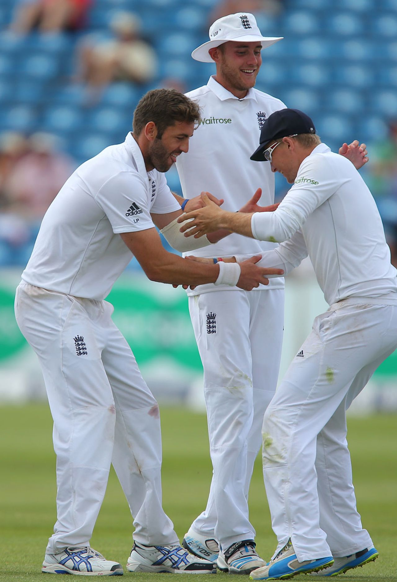 A Yorkshire celebration? Liam Plunkett and Joe Root mix things up, England v Sri Lanka, 2nd Investec Test, Headingley, 4th day, June 23, 2014