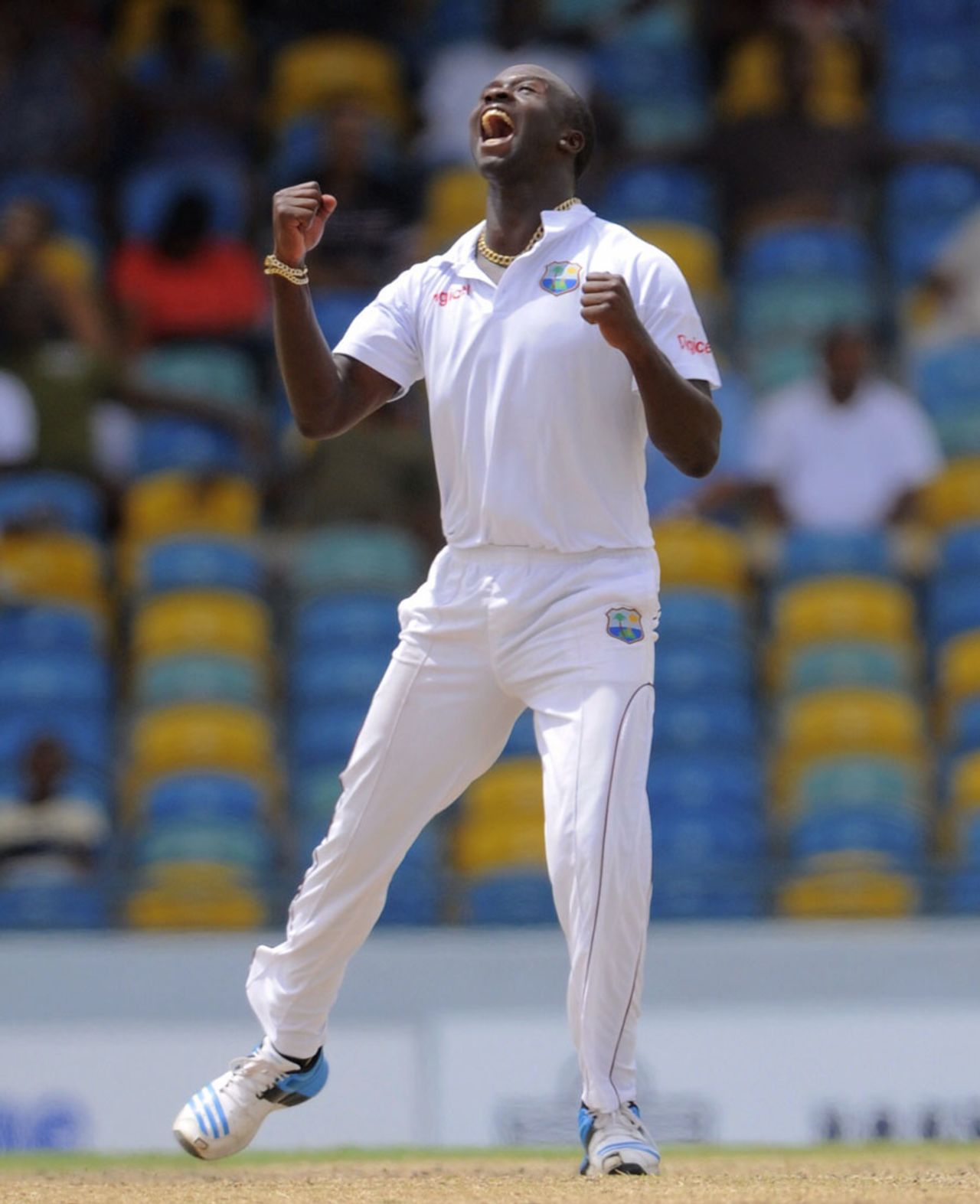 Kemar Roach became the 19th West Indian to 100 Test wickets, West Indies v New Zealand, 3rd Test, Barbados, 4th day, June 29, 2014