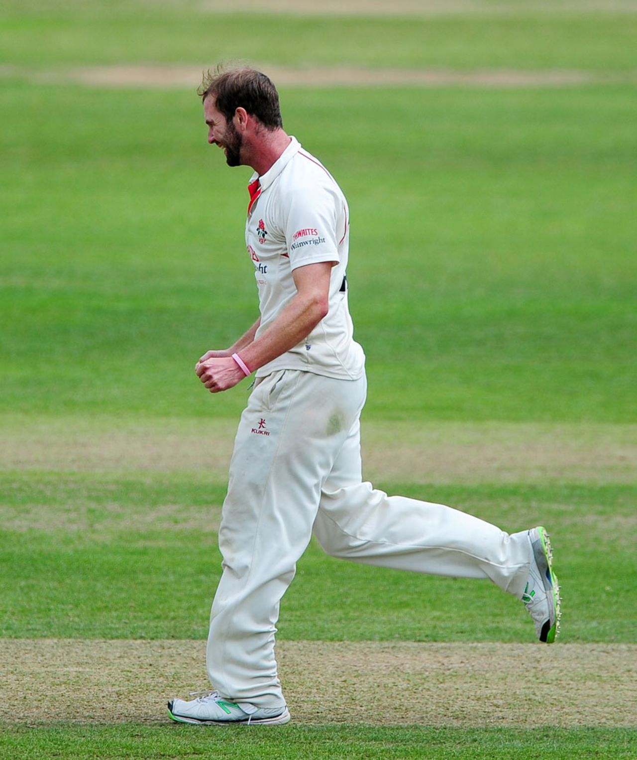 Tom Smith took his 42nd wicket to go joint top of the Division One standings, Somerset v Lancashire, County Championship, Division One, Taunton, 3rd day, July 1, 2014