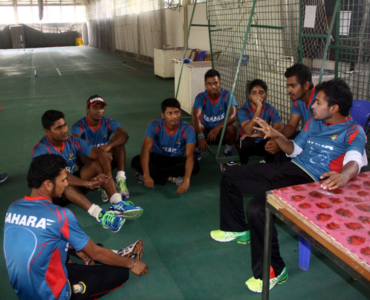 Mushfiqur Rahim has the attention of his squad, Dhaka, July 2, 2014