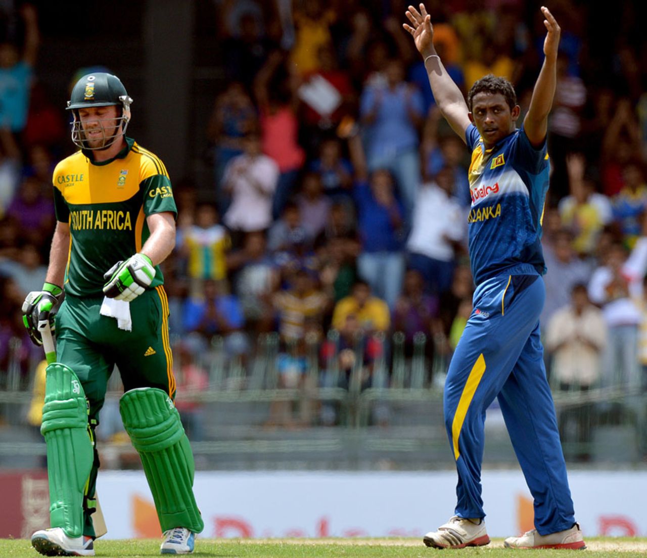 Ajantha Mendis dismissed AB de Villiers for 75, Sri Lanka v South Africa, 1st ODI, Colombo, July 6, 2014