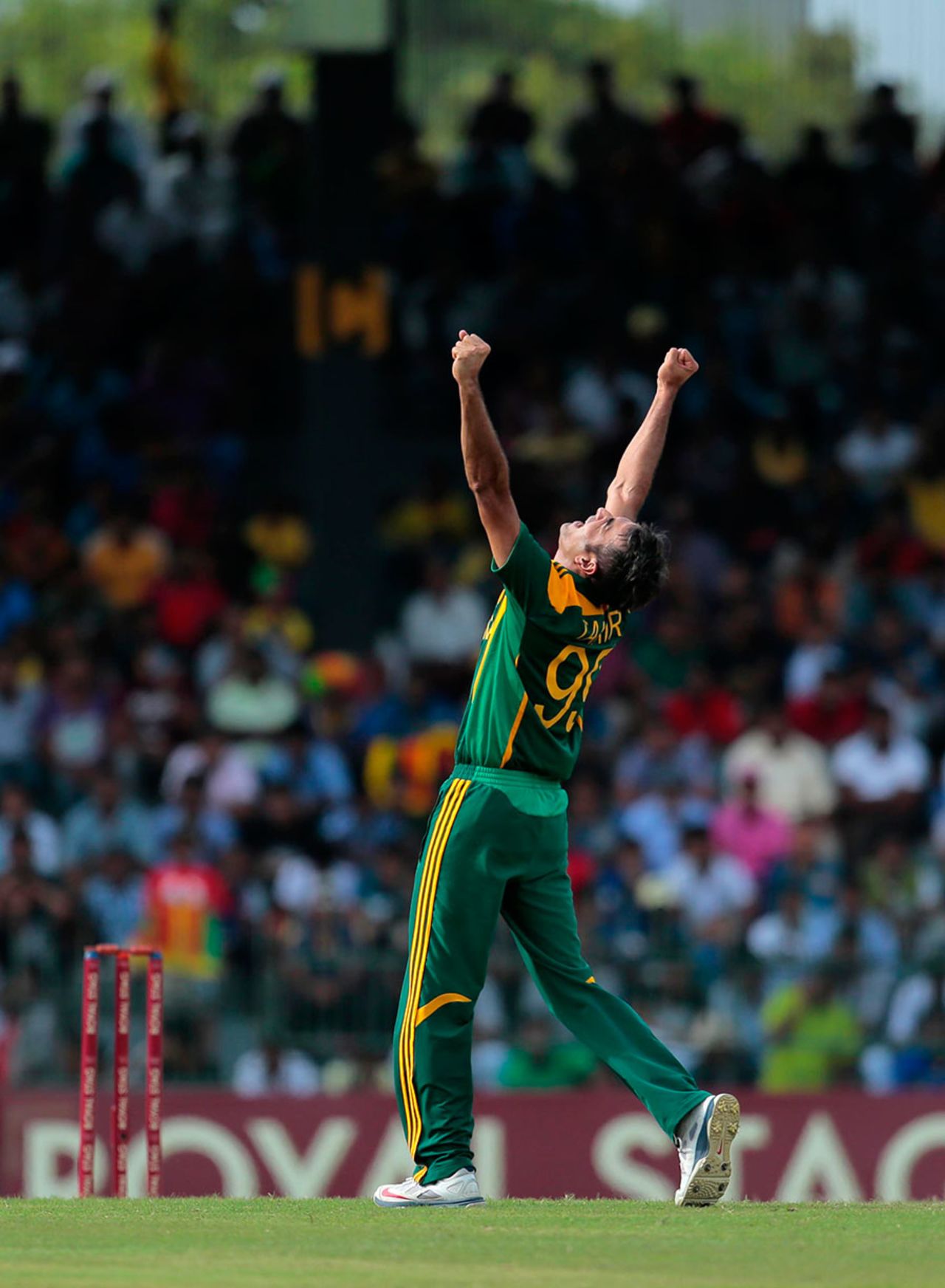 Imran Tahir exults after dismissing Mahela Jayawardene, Sri Lanka v South Africa, 1st ODI, Colombo, July 6, 2014