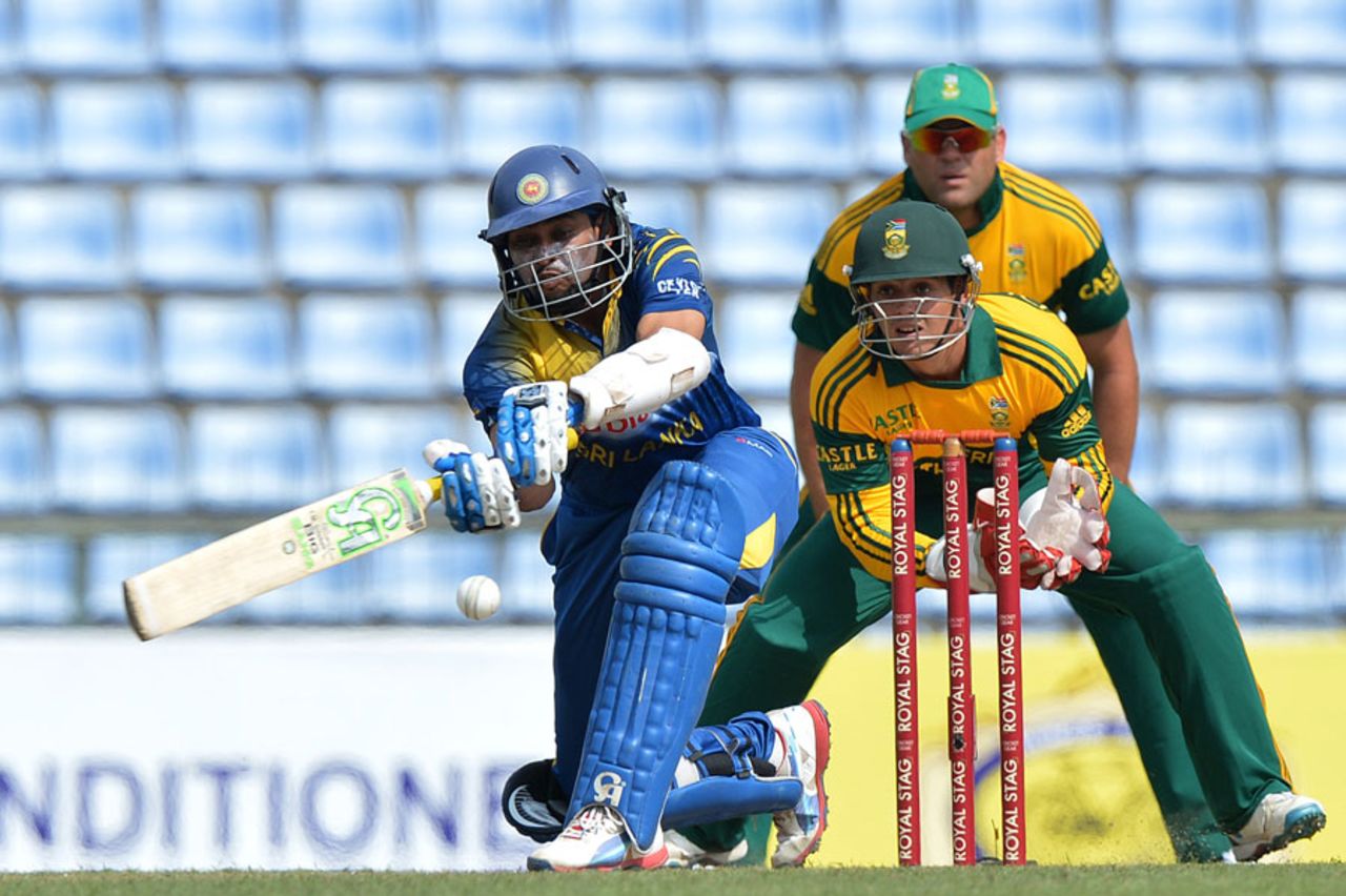 Tillakaratne Dilshan sweeps , Sri Lanka v South Africa, 2nd ODI, Pallekele, July 9, 2014
