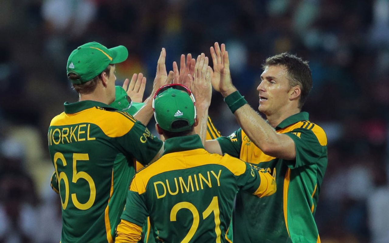 Ryan McLaren picked up four wickets in the last four overs, Sri Lanka v South Africa, 2nd ODI, Pallekele, July 9, 2014
