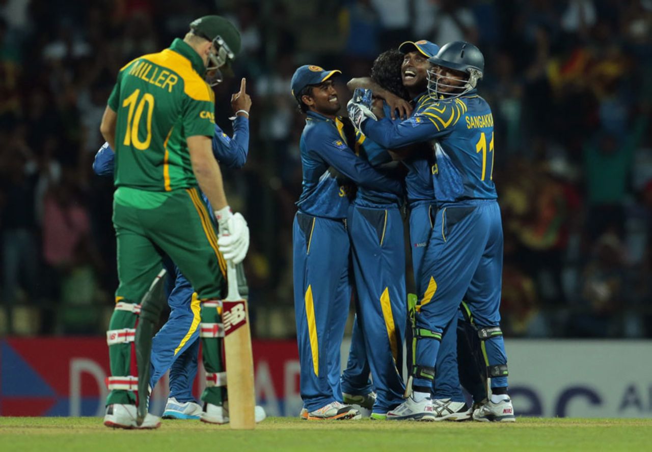 Sri Lanka celebrate the fall of David Miller, Sri Lanka v South Africa, 2nd ODI, Pallekele, July 9, 2014
