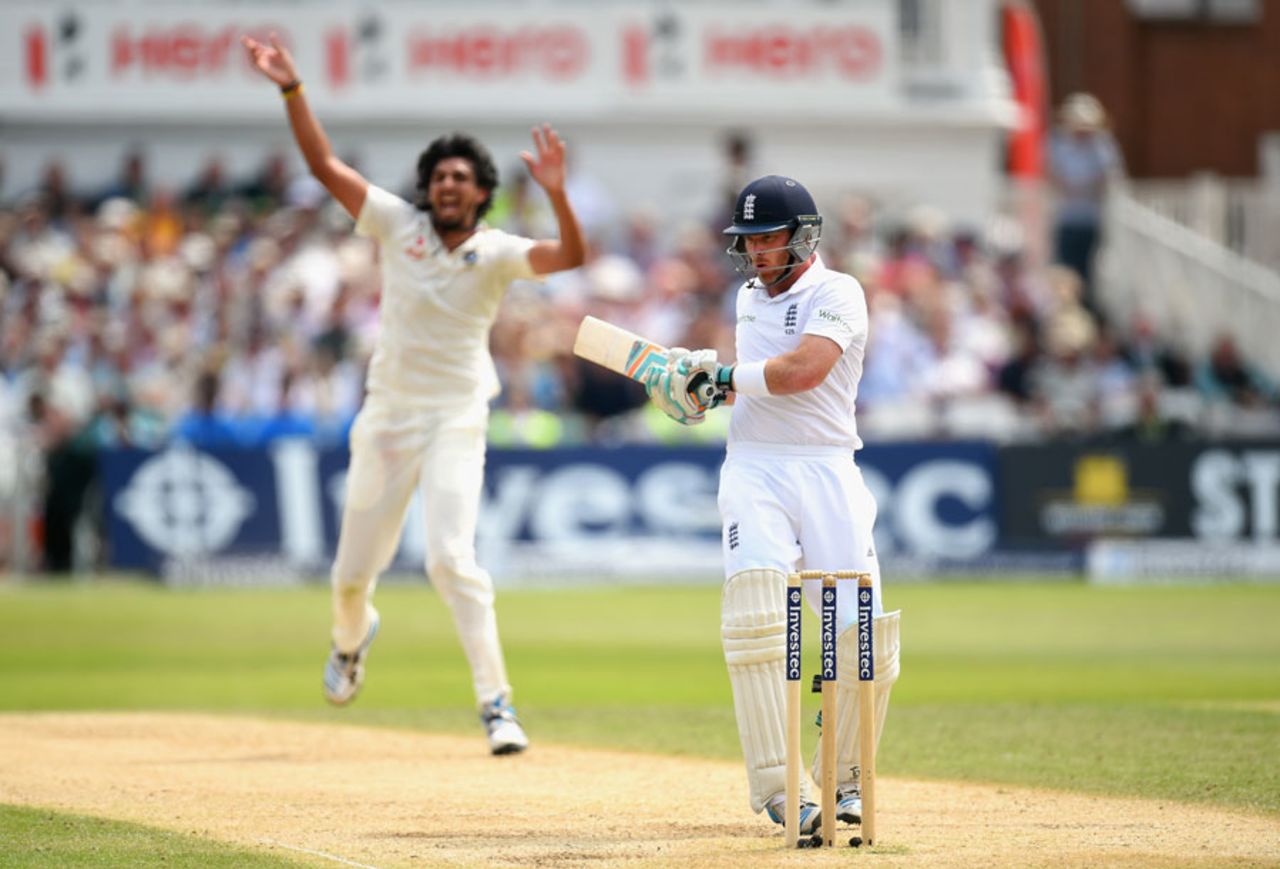 Ian Bell tried to pull out but not before edging Ishant Sharma, England v India, 1st Investec Test, Trent Bridge, 3rd day, July 11, 2014