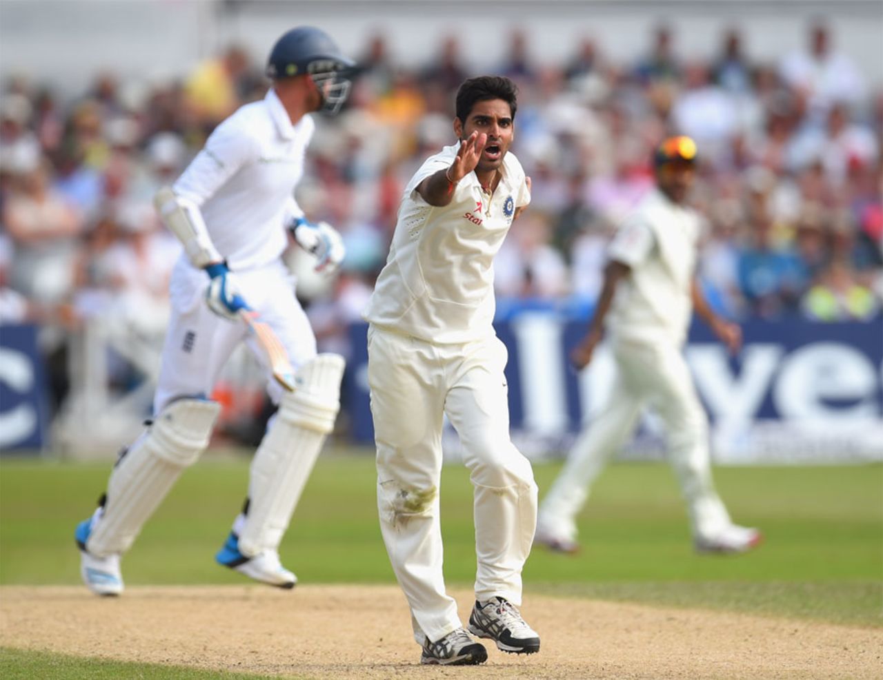 Bhuvneshwar Kumar trapped Stuart Broad lbw, England v India, 1st Investec Test, Trent Bridge, 3rd day, July 11, 2014