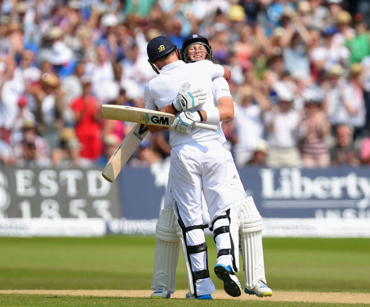 Joe Root and James Anderson kept India waiting for the final wicket, England v India, 1st Investec Test, Trent Bridge, 4th day, July 12, 2014