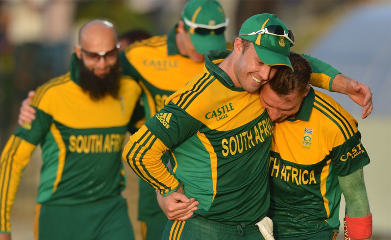 South Africa celebrate their series win, Sri Lanka v South Africa, 3rd ODI, Hambantota, July 12, 2014
