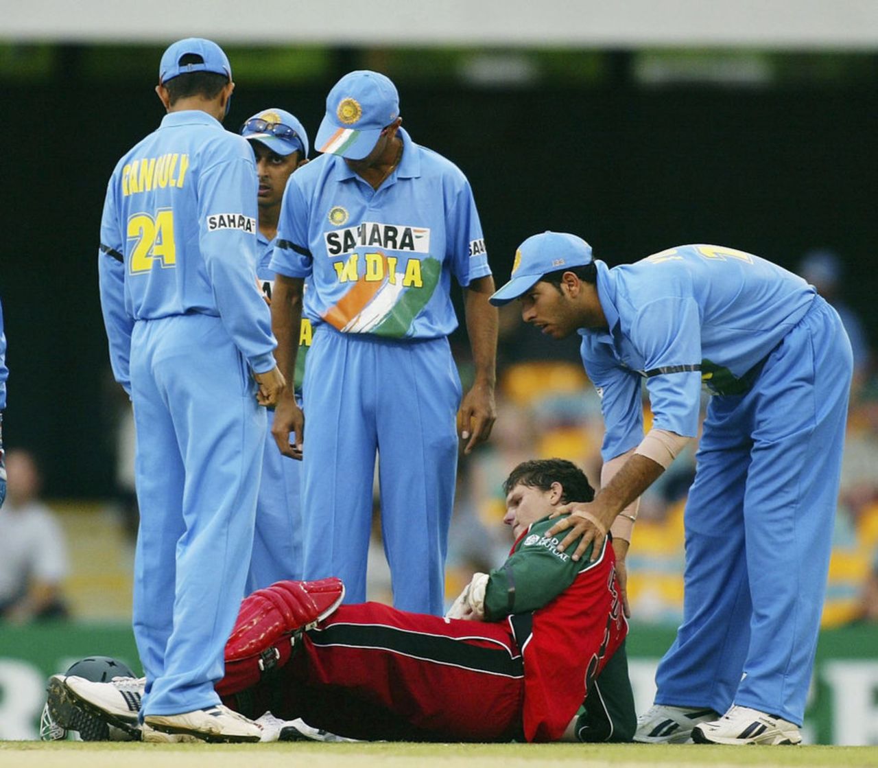 The blow to Mark Vermeulen was so sickening that even the opposition was worried, India v Zimbabwe, VB Series, Brisbane, 6th ODI, January 20, 2004
