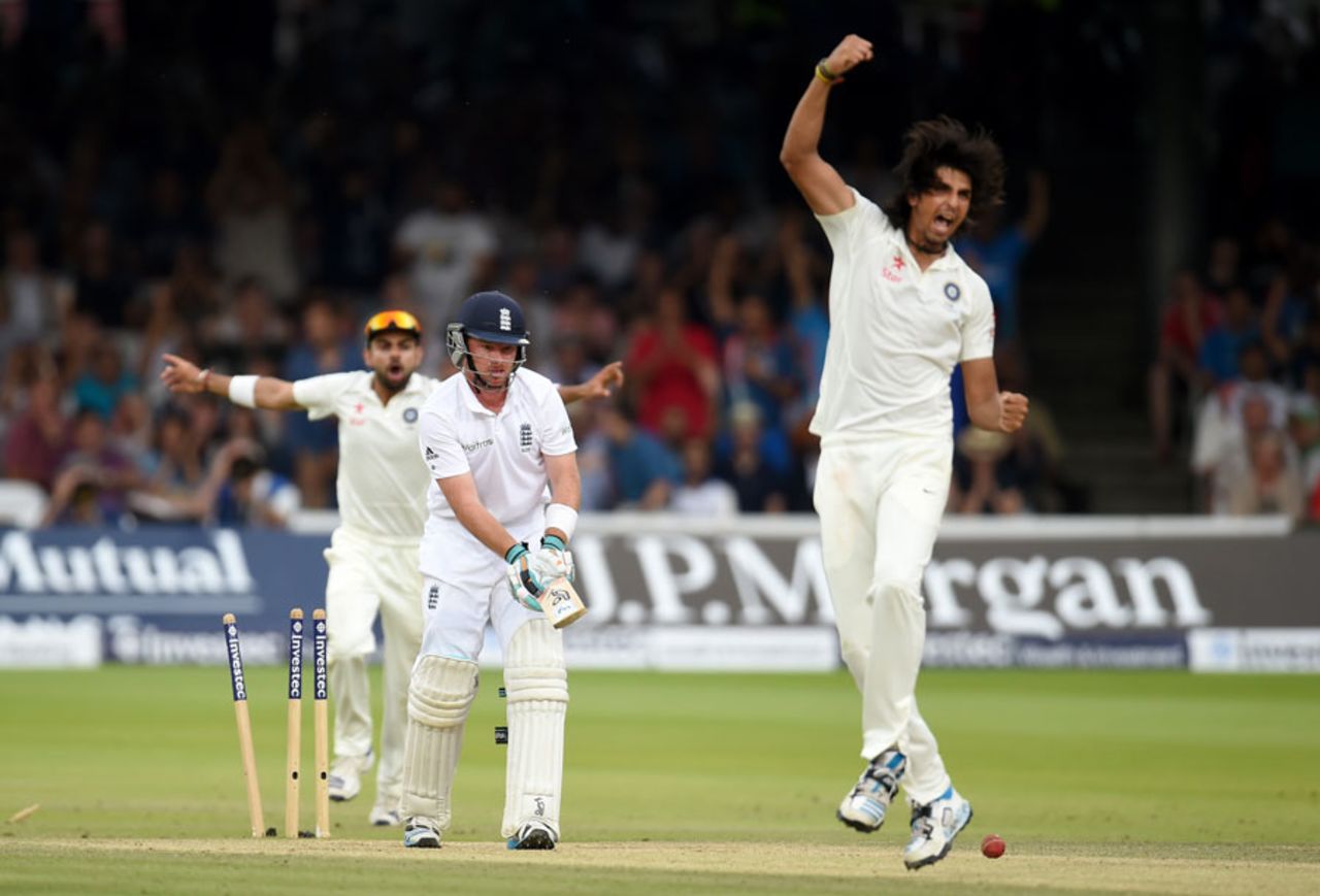 Ishant Sharma roars after getting Ian Bell bowled, England v India, 2nd Investec Test, Lord's, 4th day, July 20, 2014