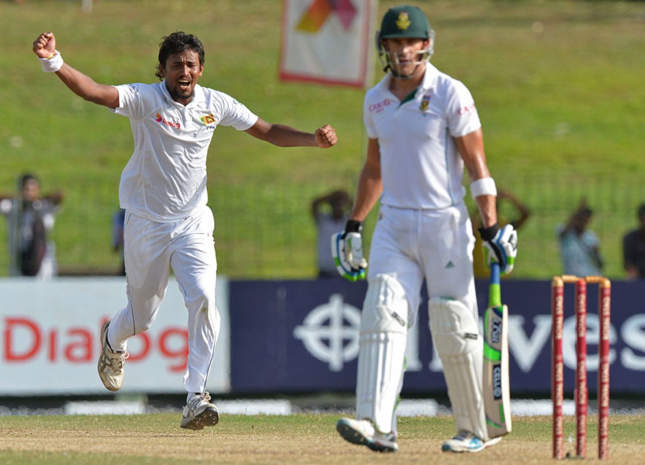Suranga Lakmal exults after getting Faf du Plessis, Sri Lanka v South Africa, 2nd Test, Colombo, 2nd day, July 25, 2014