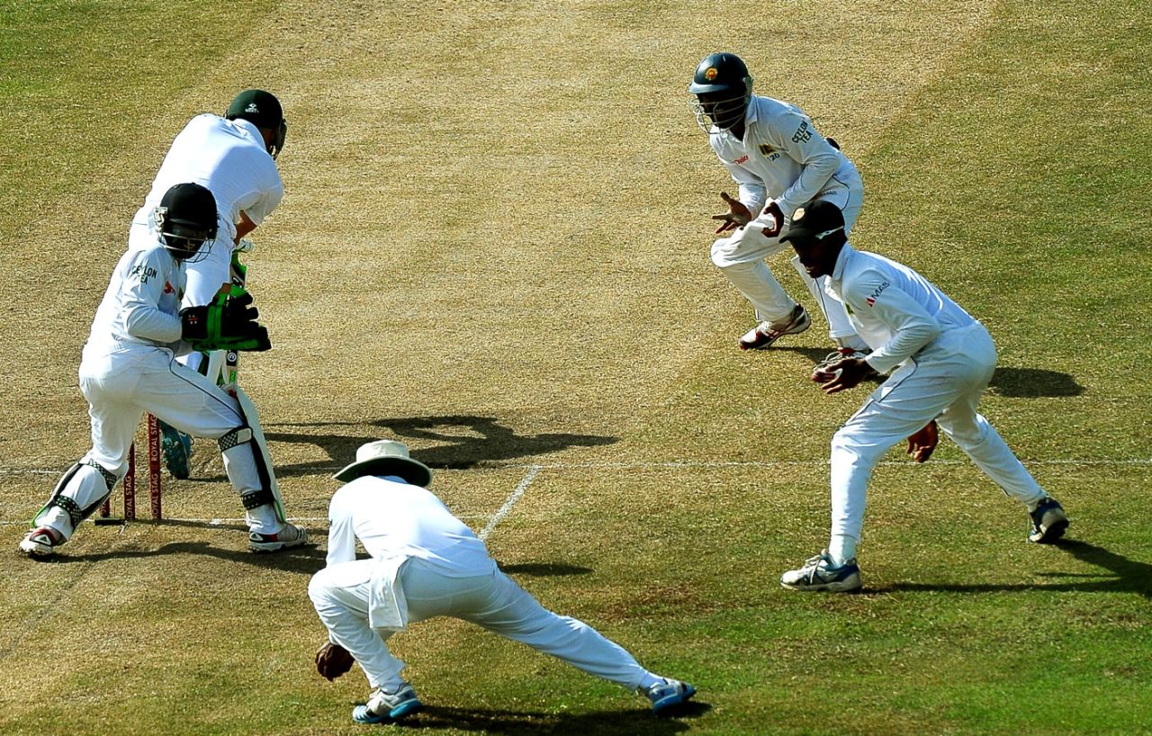 Mahela Jayawardene takes the catch to dismiss Faf du Plessis, Sri Lanka v South Africa, 2nd Test, Colombo, 5th day, July 28, 2014