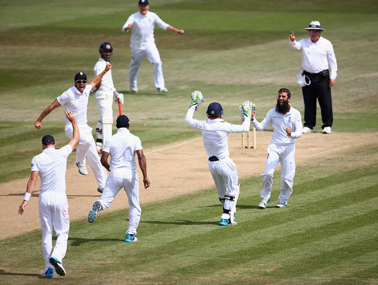 England celebrate as Bhuvneshwar Kumar is given out, England v India, 3rd Investec Test, Ageas Bowl, 5th day, July 31, 2014