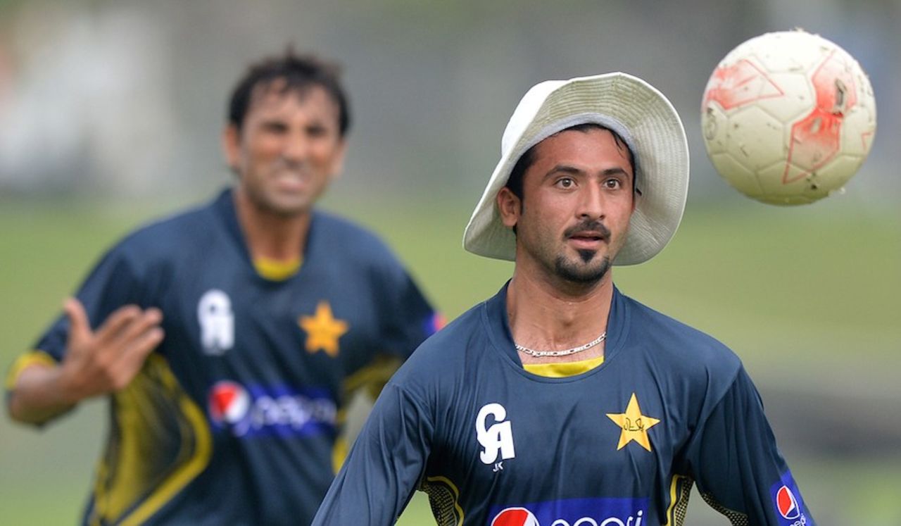Keep your eyes on the ball: Junaid Khan keeps his focus, Galle, August 3, 2014