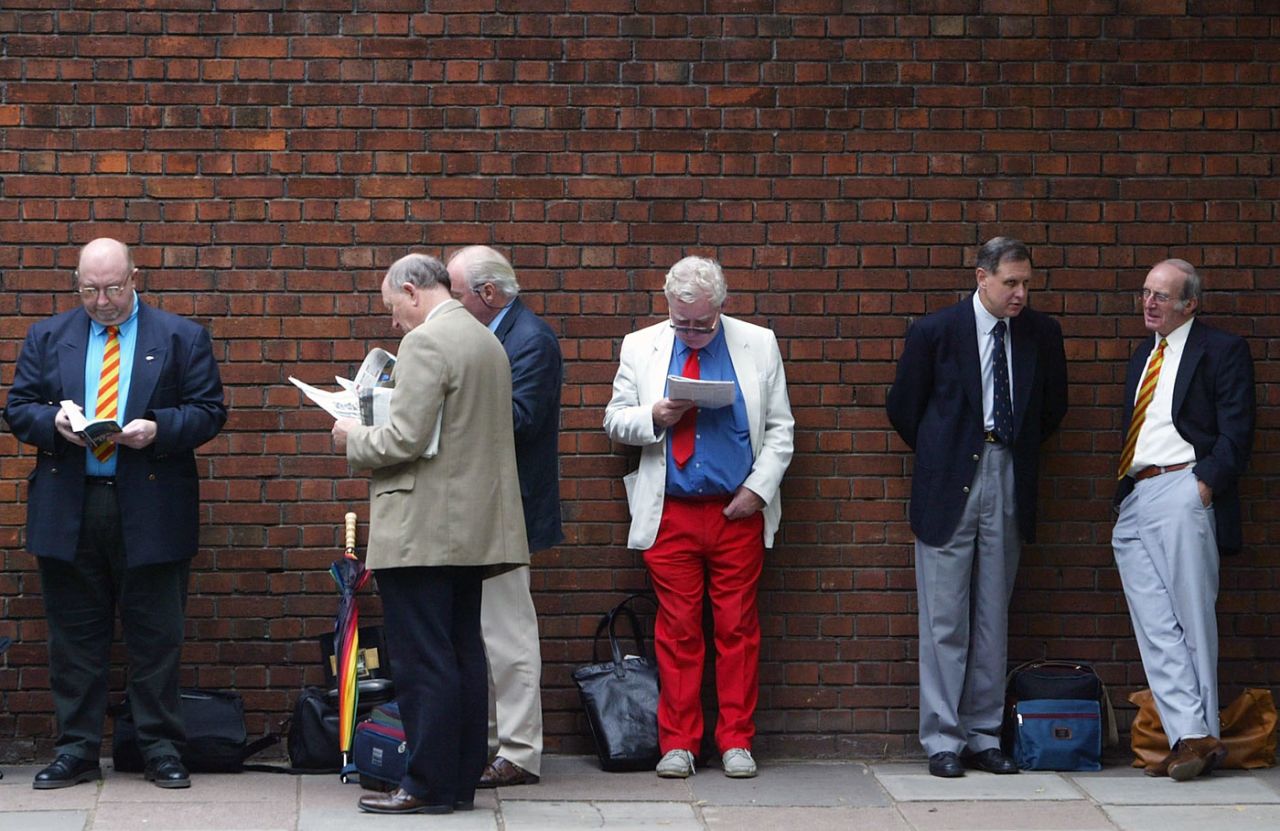 Members wait in queue to get into Lord's, England v West Indies, 1st Test, Lord's, 1st day, July 22, 2004