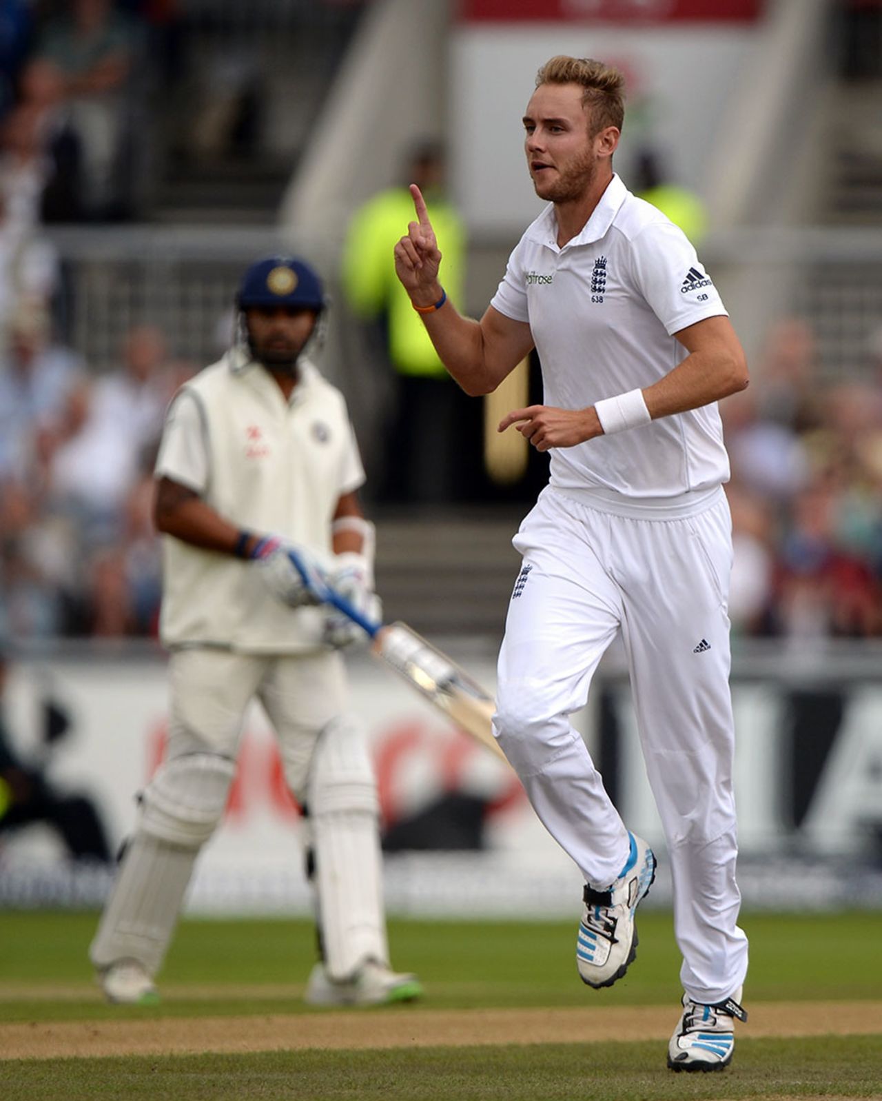 Stuart Broad removed Gautam Gambhir in his second over, England v India, 4th Test, Old Trafford, 1st day, August 7, 2014