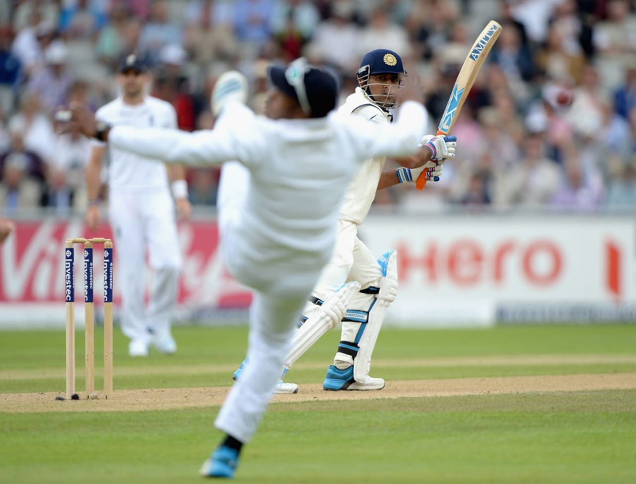 MS Dhoni survived a tough chance to third slip, England v India, 4th Test, Old Trafford, 1st day, August 7, 2014
