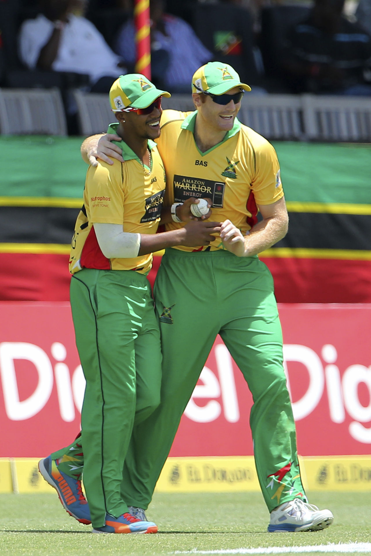 Martin Guptill celebrates his one-handed catch with Lendl Simmons, Guyana Amazon Warriors v St Lucia Zouks, CPL 2014, St Kitts, August 10, 2014