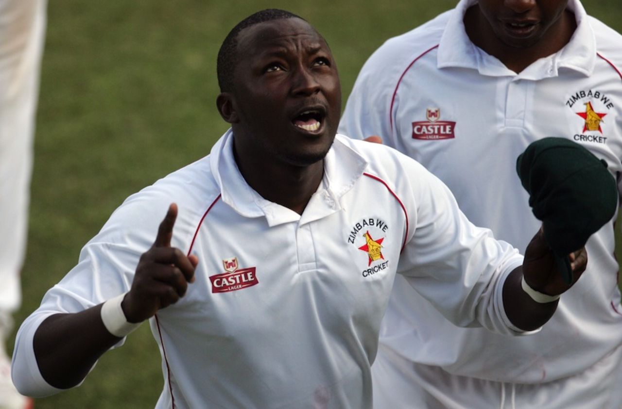John Nyumbu took 5 for 157 on debut, Zimbabwe v South Africa, only Test, Harare, 3rd day, August 11, 2014
